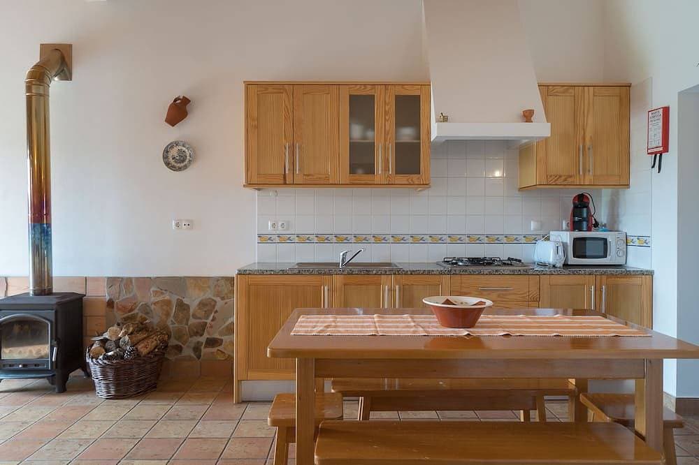 Foto 12 von 26: Digne Blue Villa, Pool, Grill