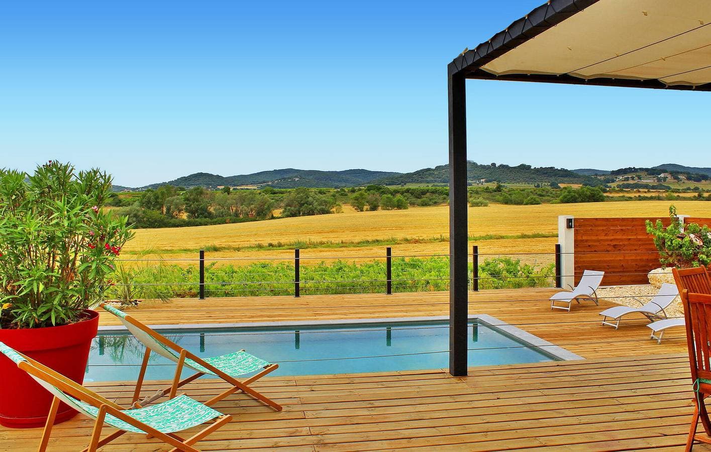 Luxuriöses Apartment mit Pool, Parkplatz und Internet 1
