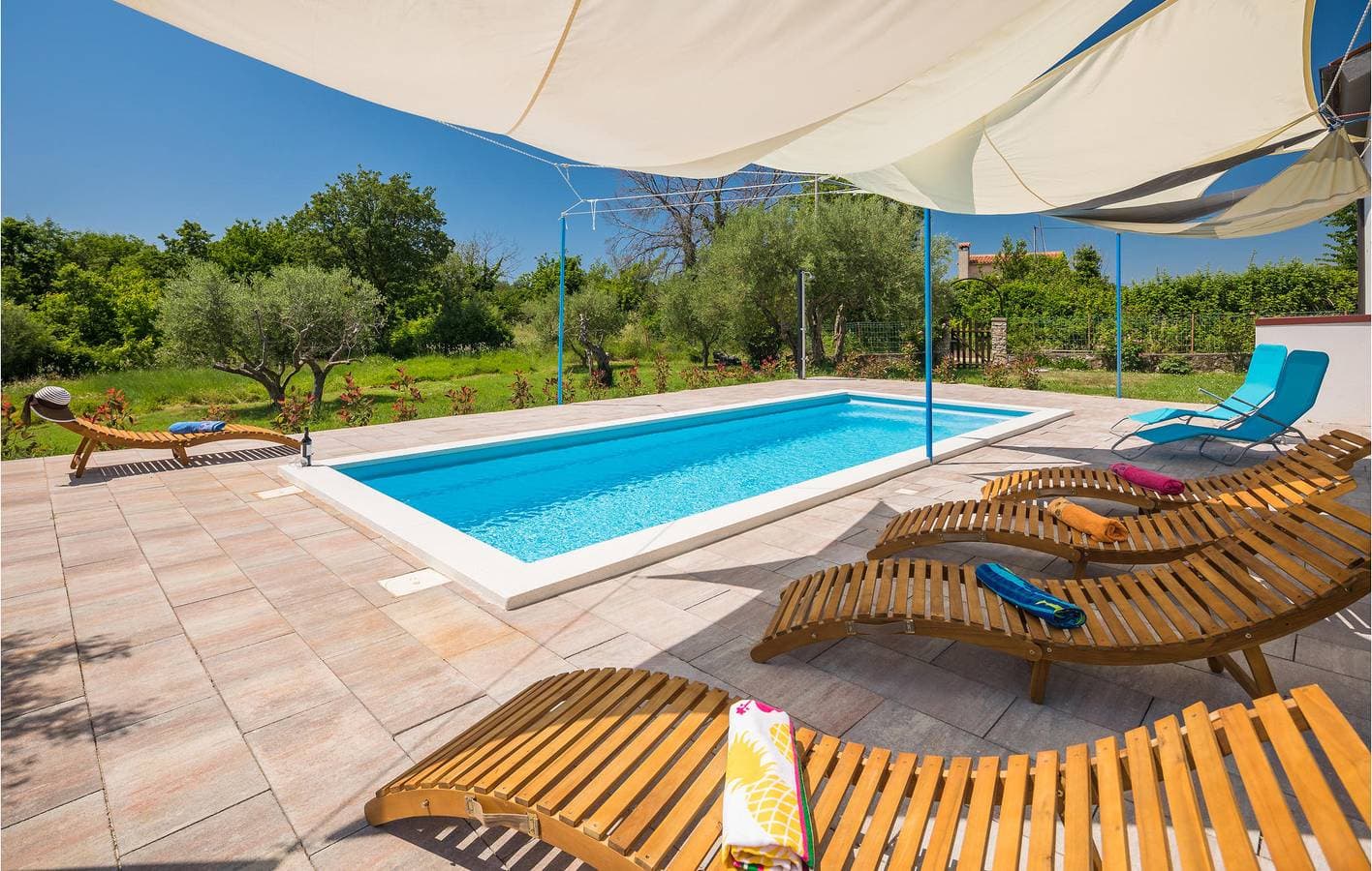 Foto 11 von 31: Gemütliche Ferienwohnung mit Pool, Terrasse und WLAN – 2,5 km vom Strand Sirena entfernt