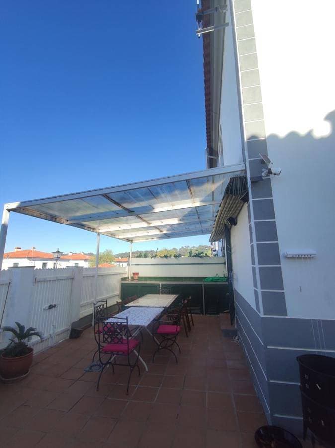 Foto 5 von 39: Three-Bedroom House