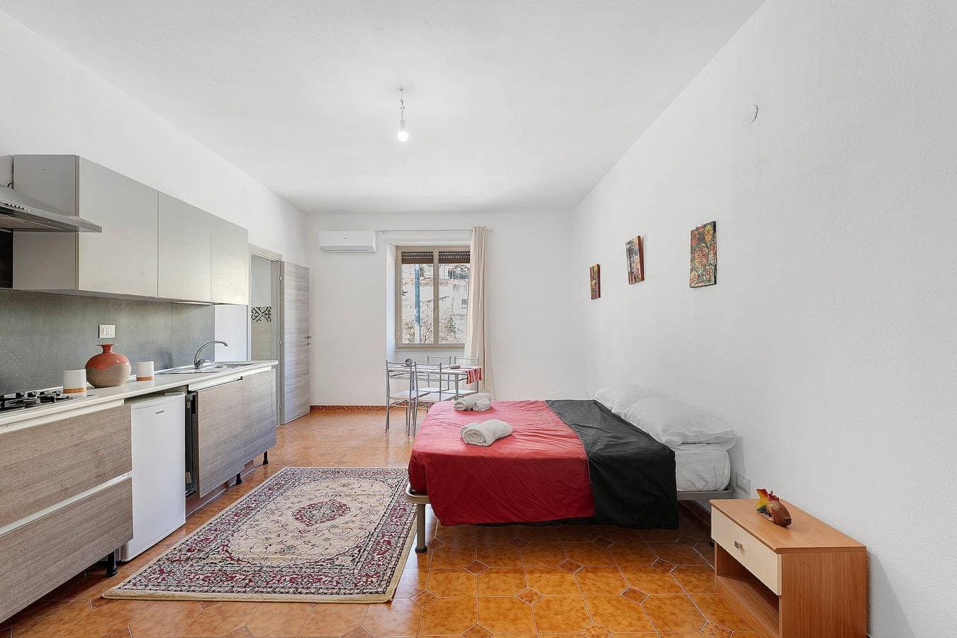 Foto 6 von 31: Studio '3' mit gemeinsamer Terrasse, WLAN und Klimaanlage