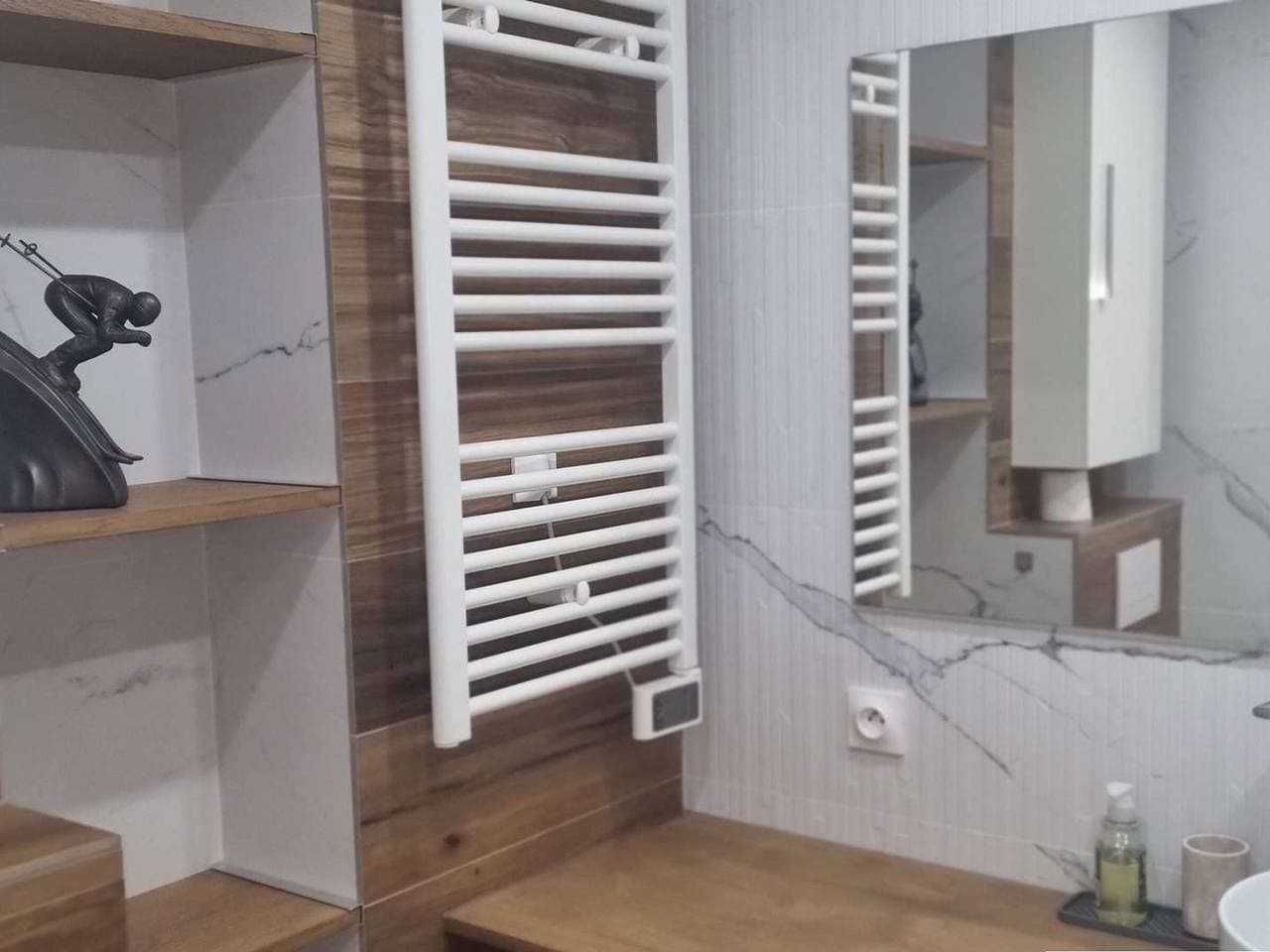 Foto 8 von 11: Renovierte Wohnung, direkt an der Piste, Internet inklusive