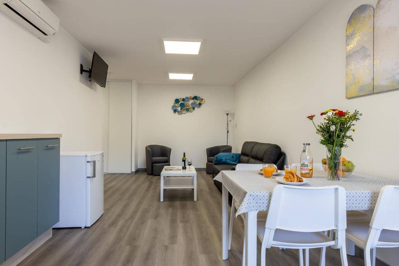 Foto 5 von 14: One-Bedroom Apartment