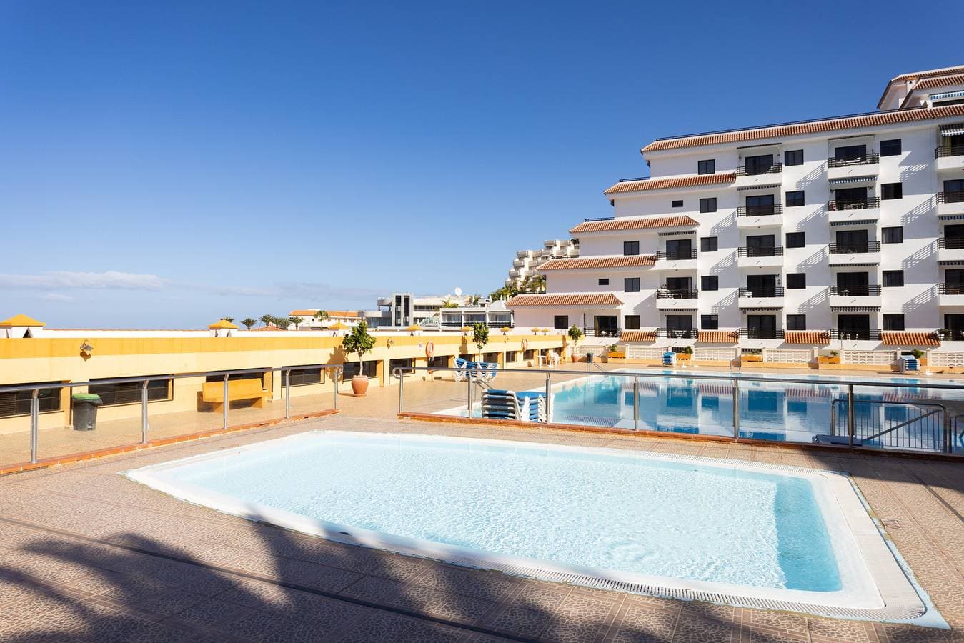 Foto 9 von 32: An erster Strandlinie mit Pool und gratis WLAN