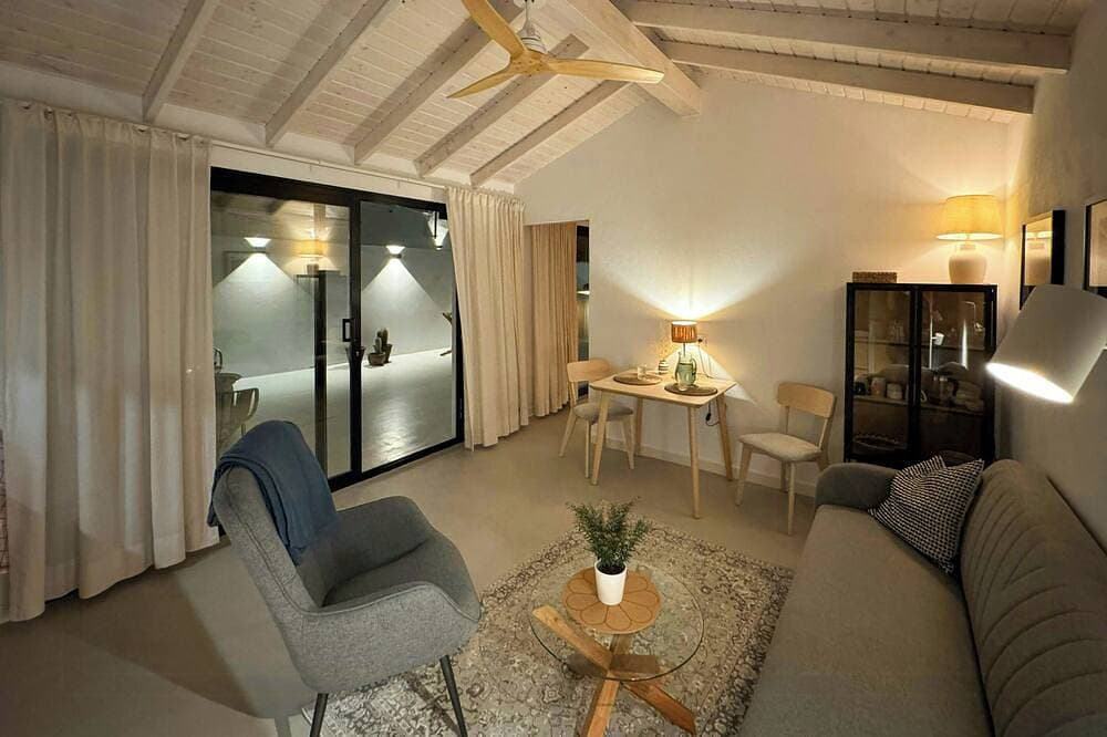 Foto 12 von 30: Eine Oase des Designs und der Ruhe mit Pool auf Lanzarote