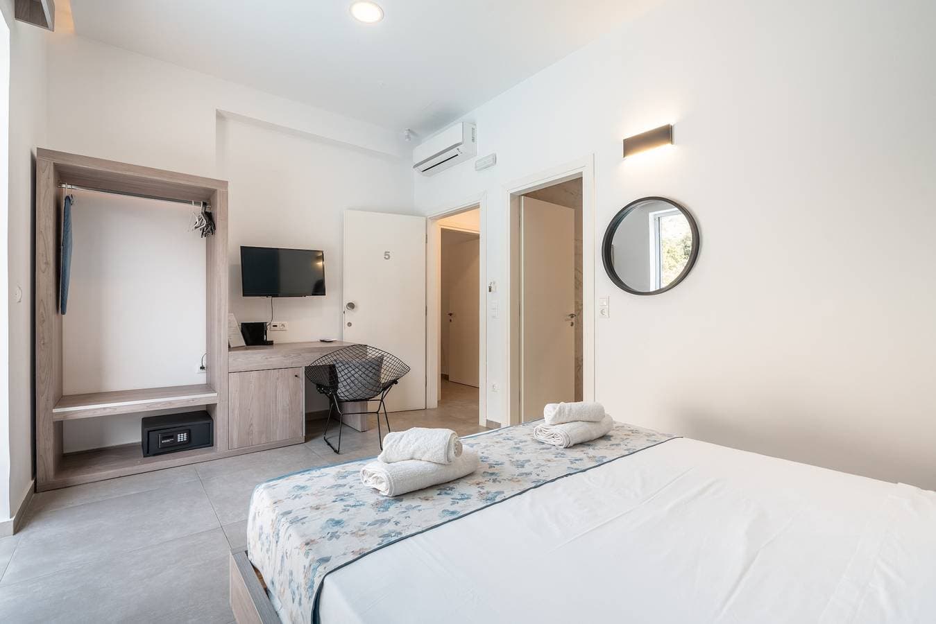 Foto 13 von 20: Ferienwohnung 'Tesoro Del Mare mit Privat Pool 2' mit Bergblick, WLAN und Klimaanlage