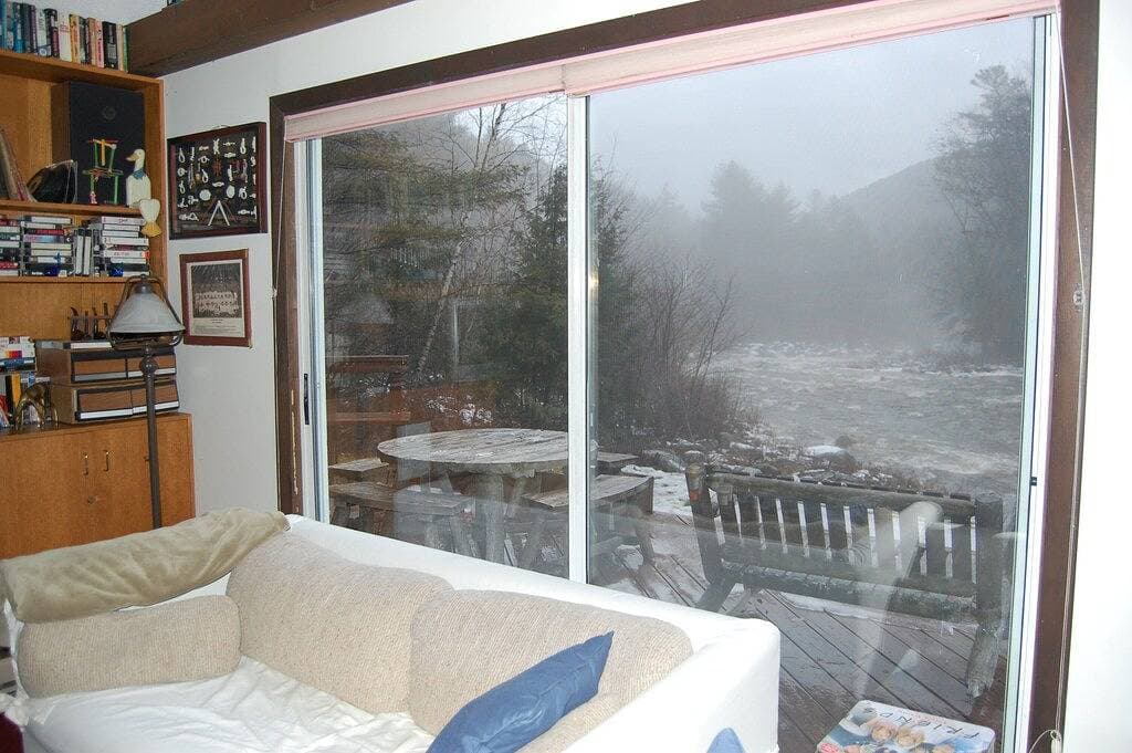 Foto 5 von 13: Chalet mit zwei Schlafzimmern, charmant, ruhig, Flussufer