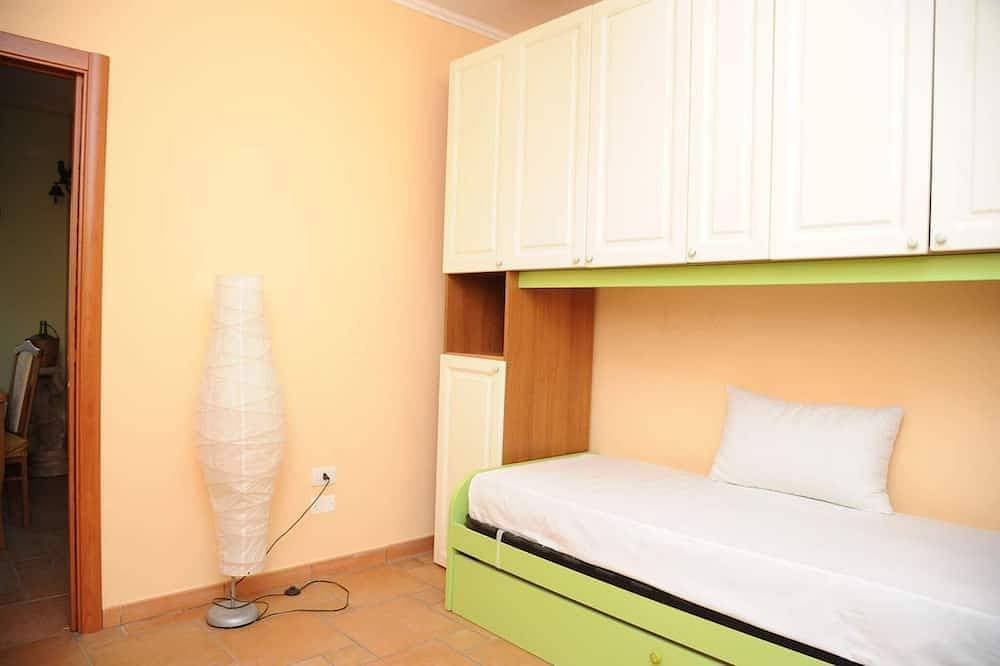 Foto 6 von 29: Komplett eingezäunt in einer fantastischen Agrumeto Villa umgeben