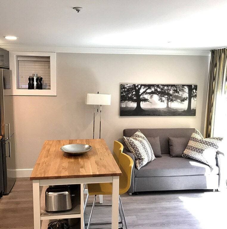 Foto 5 von 38: Private Suite New Keller - Möbliert, 1 Schlafzimmer und Futon