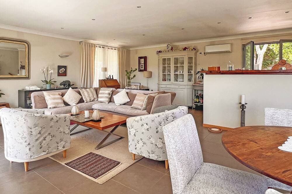 Foto 12 von 30: A Luxurious Air-conditioned Apartment or entire Villa Heated Pool Panoramic View