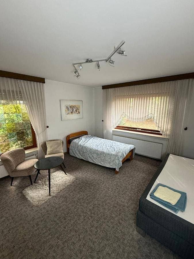 Privatzimmer in Stolzenau-Hibben mit Parkplatz und Garten 1