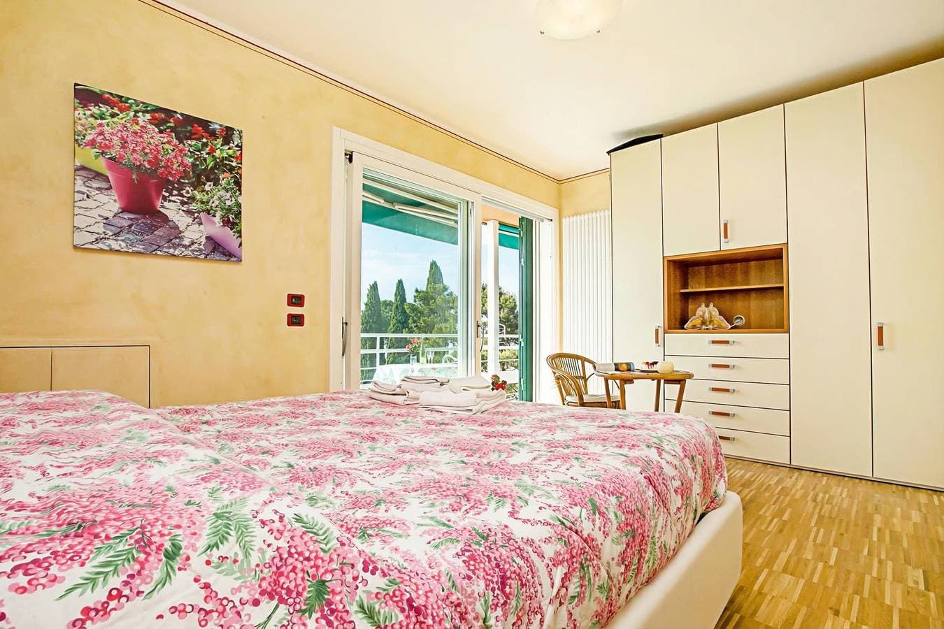 Foto 8 von 22: Casa Bel Tramonto - Lakeview Apt + Beach Access