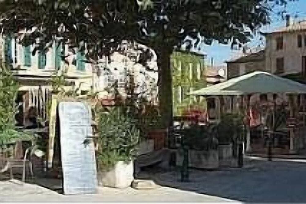 Foto 3 von 8: Altes Dorfhaus mit außergewöhnlicher Südterrasse