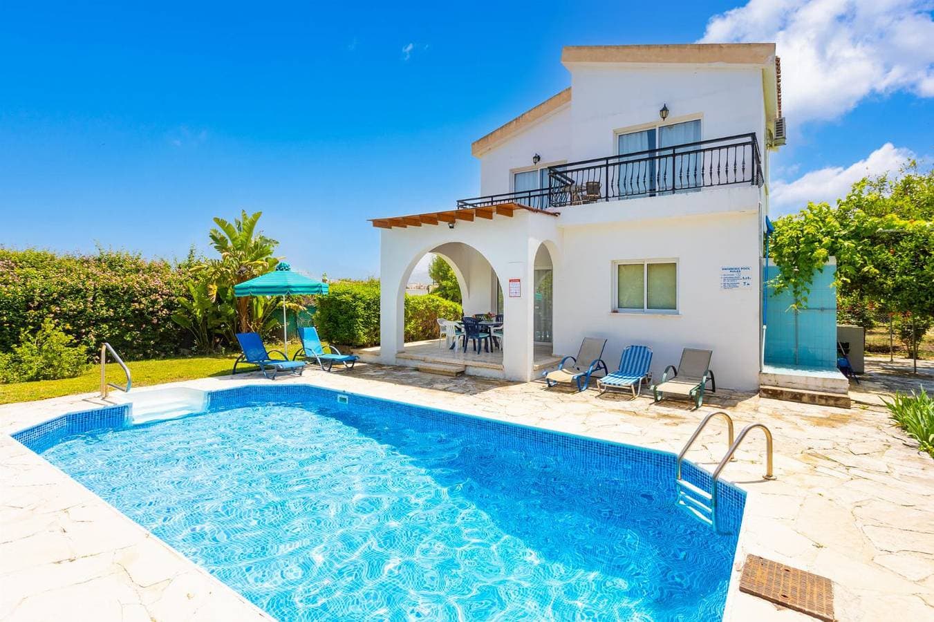 Foto 3 von 26: Villa für 4 Personen mit Meerblick