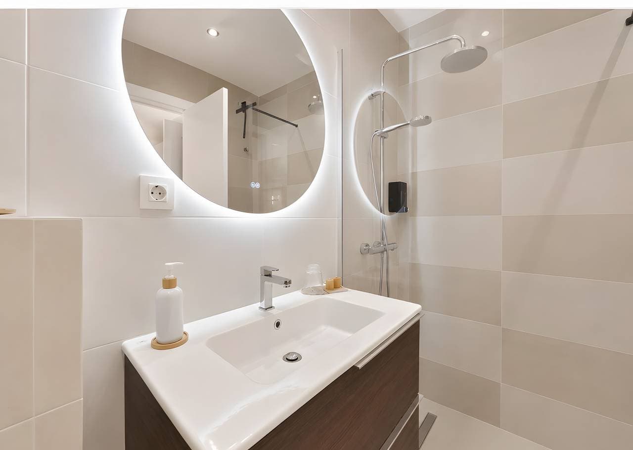 Foto 11 von 36: Apartment 'En Elviria' mit Gemeinschaftspool, WLAN und Klimaanlage