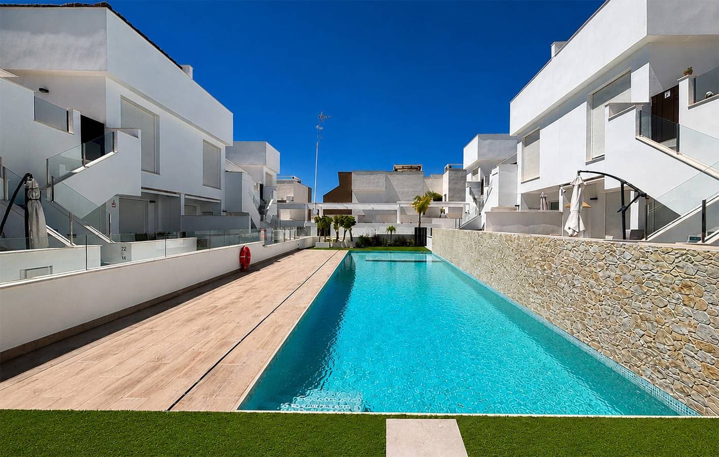 Foto 2 von 20: Gemütliche 109 m² große Wohnung mit Pool, Terrasse und WLAN, 600 m vom Stadtzentrum entfernt