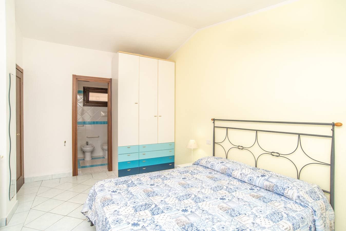 Foto 12 von 25: Ferienwohnung mit Panorama-Meerblick und Terrasse; Haustiere erlaubt