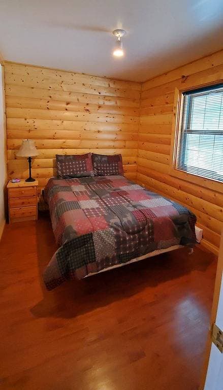 Foto 2 von 39: Homesteader Hütte im Coliseum Mountain Resort