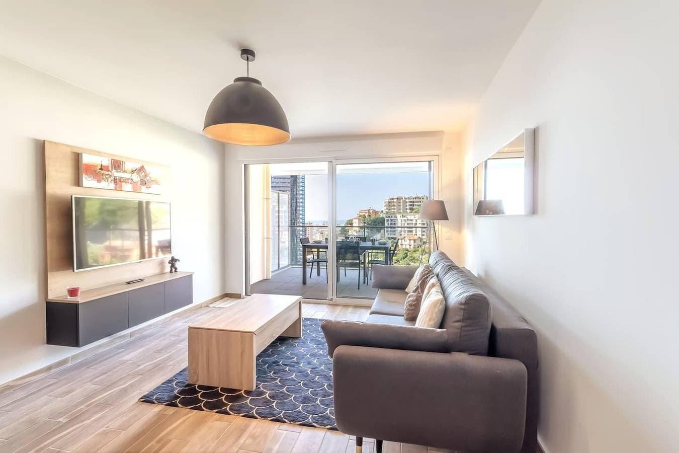 Foto 4 von 16: Beautiful apt with terrace/pool - Near Monaco #