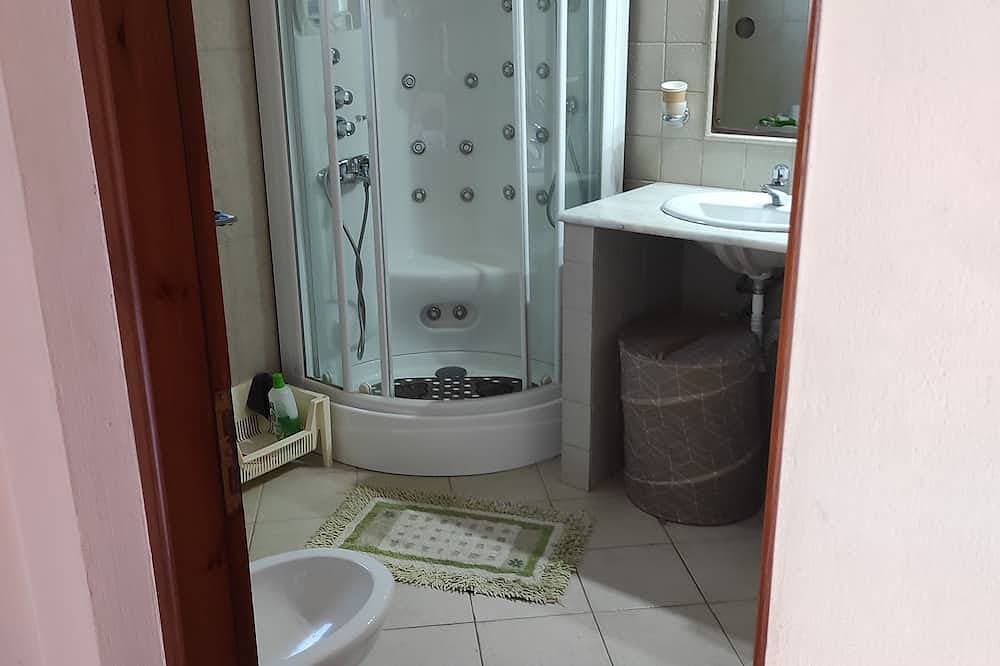 Foto 6 von 14: Spacious Room with a Private Bathroom - Stay with a Cretan Family!