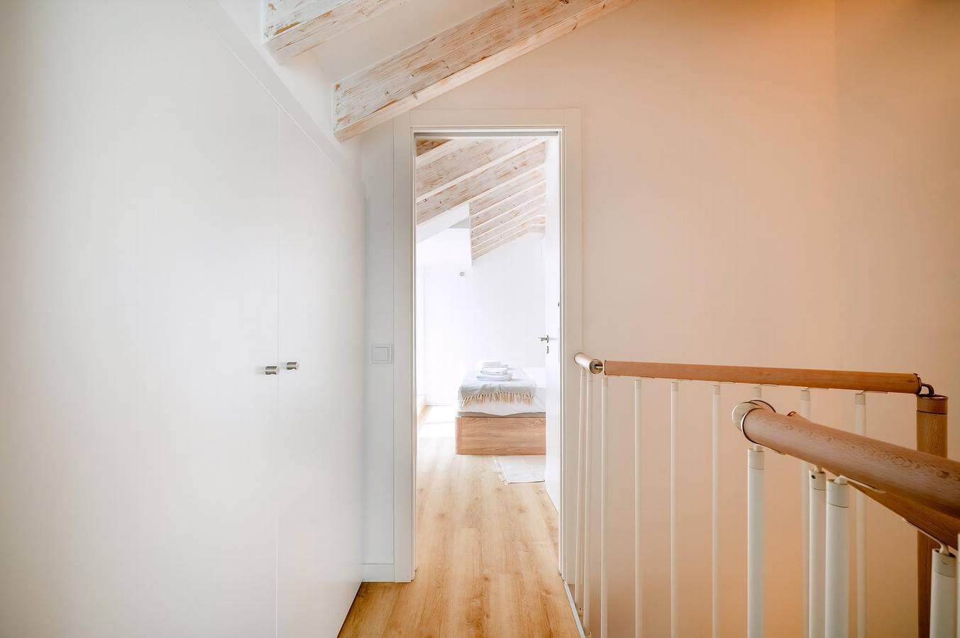 Foto 12 von 32: Ferienwohnung für 6 Personen mit Balkon