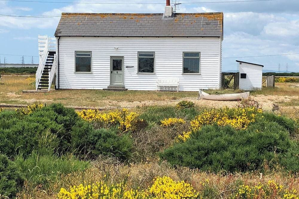 Charming original fisherman’s cottage on Dungeness Beach 1