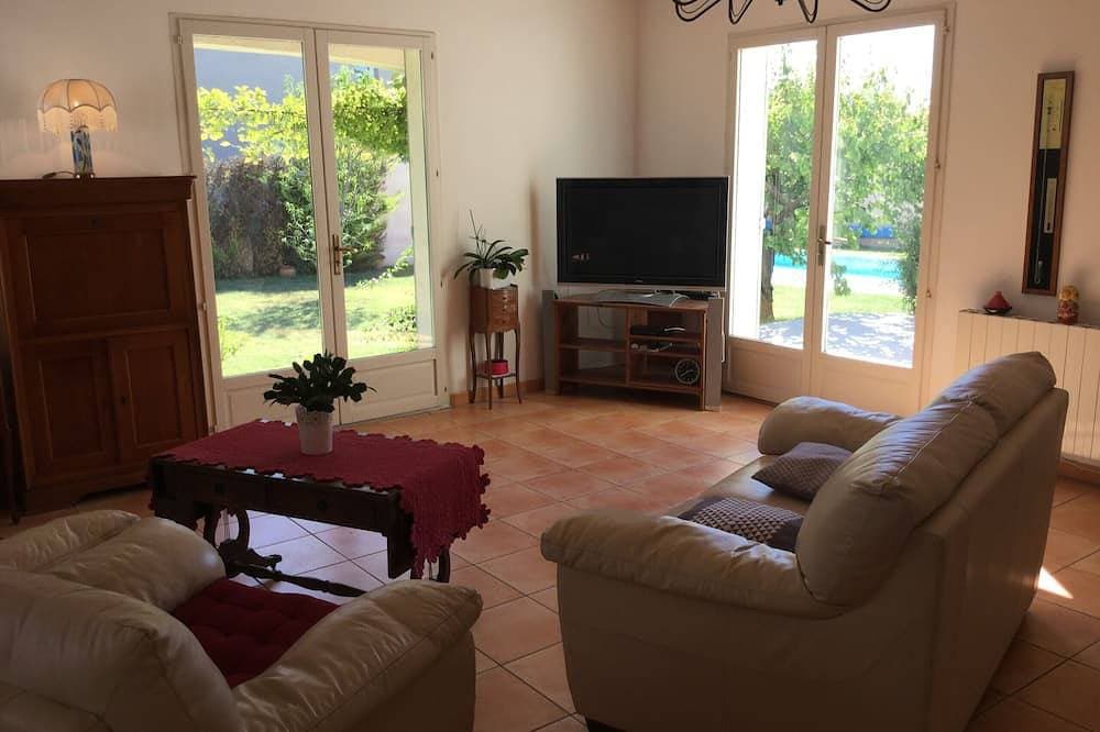 Foto 2 von 7: Hübsche Vermietung mit privatem Pool in dem Dorf Mouriès, Alpilles