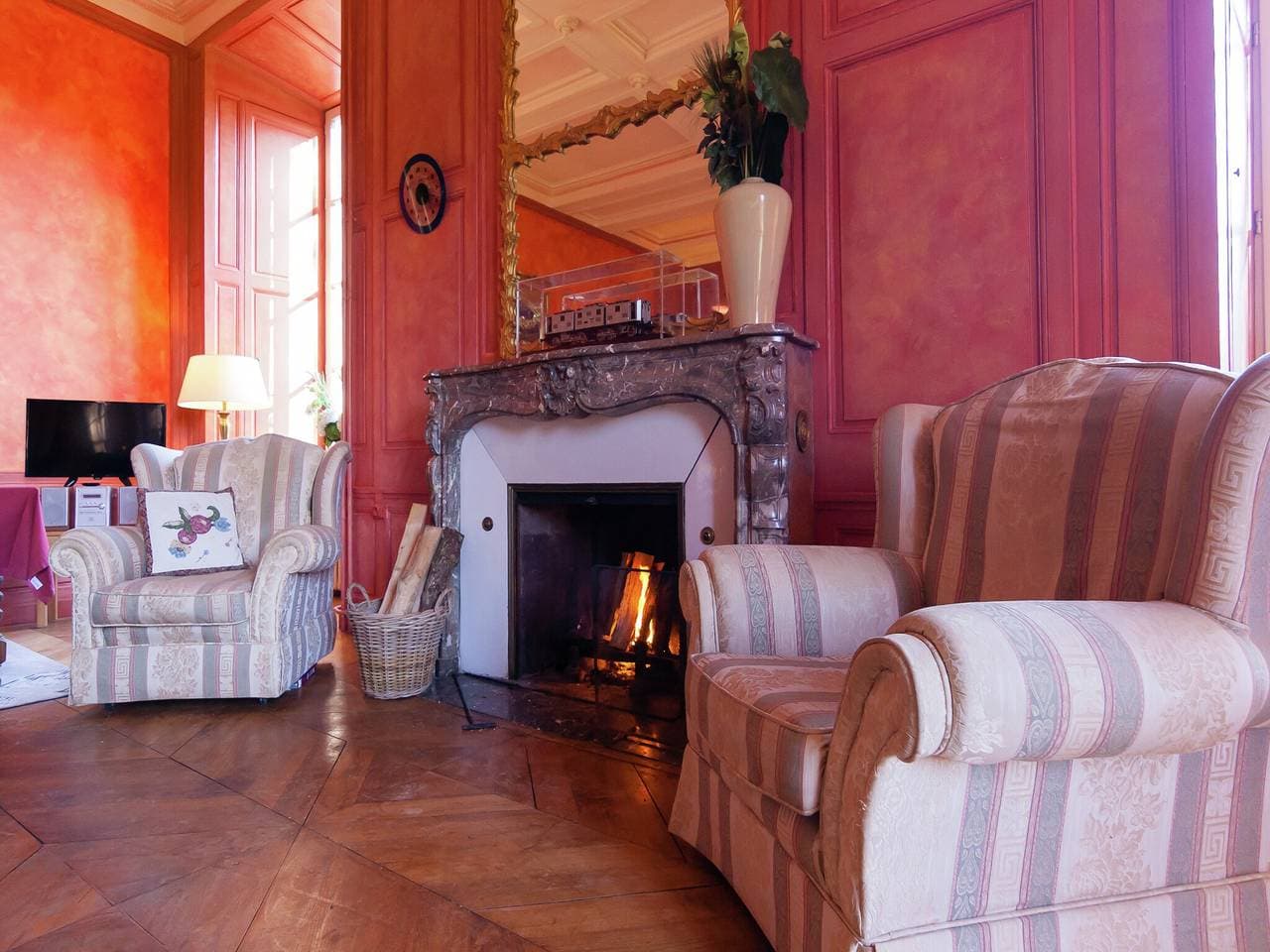 Foto 8 von 51: Schlosswohnung in Chaleix am Wald