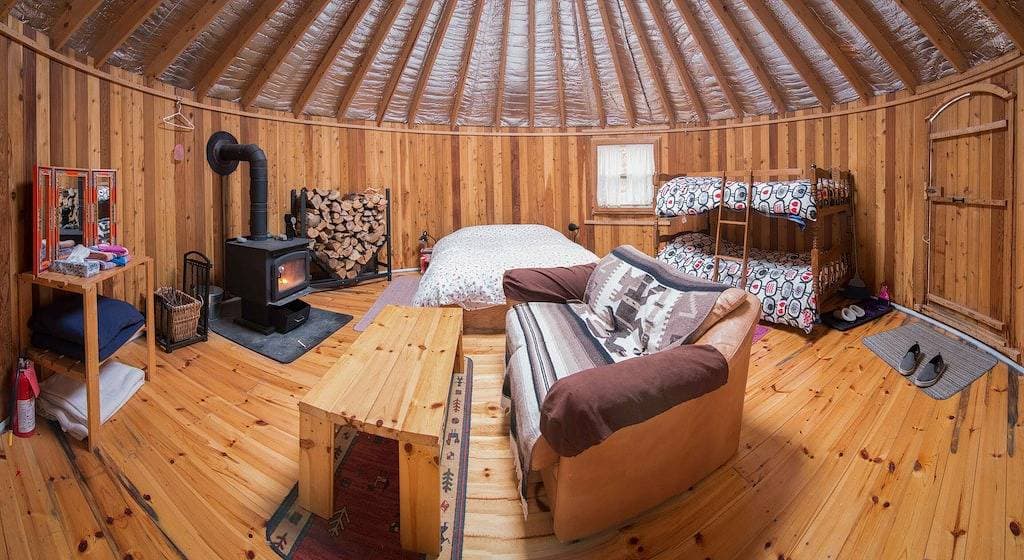 Foto 2 von 6: Cedar Yurt im Cabot Shores Wilderness Resort