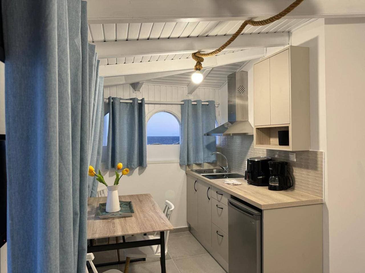 Foto 12 von 19: Apartment with Sea View