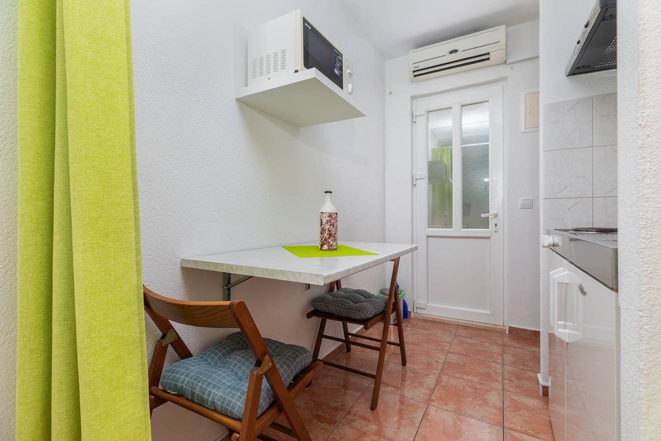 Foto 3 von 12: Studio Appartement am Strand Drasnice, Makarska As-24869-b