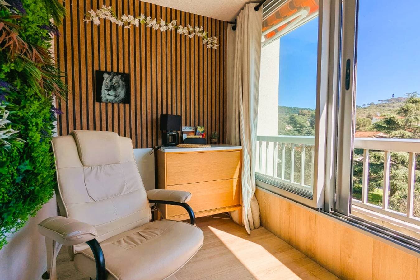 Foto 10 von 18: Apartment with loggia, 300m from the beach
