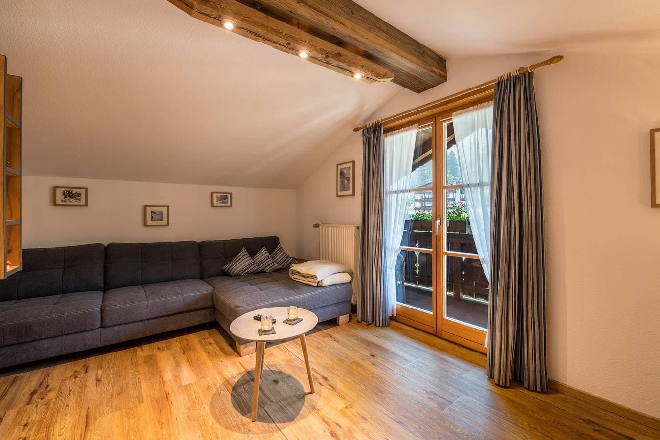Foto 8 von 25: Ferienwohnung 'Gipfelblick' mit Bergblick, Balkon und WLAN