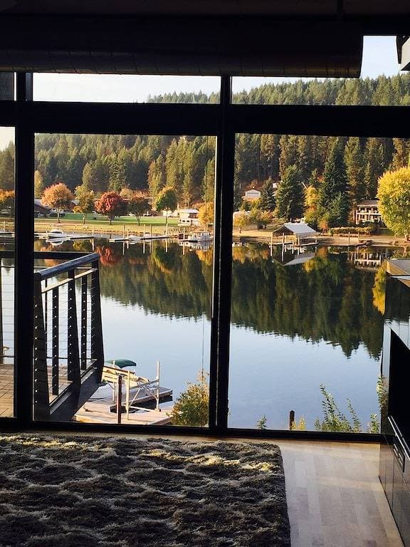 Foto 2 von 27: Schöne Waterfront Condo - Jetzt für Monatsmieten