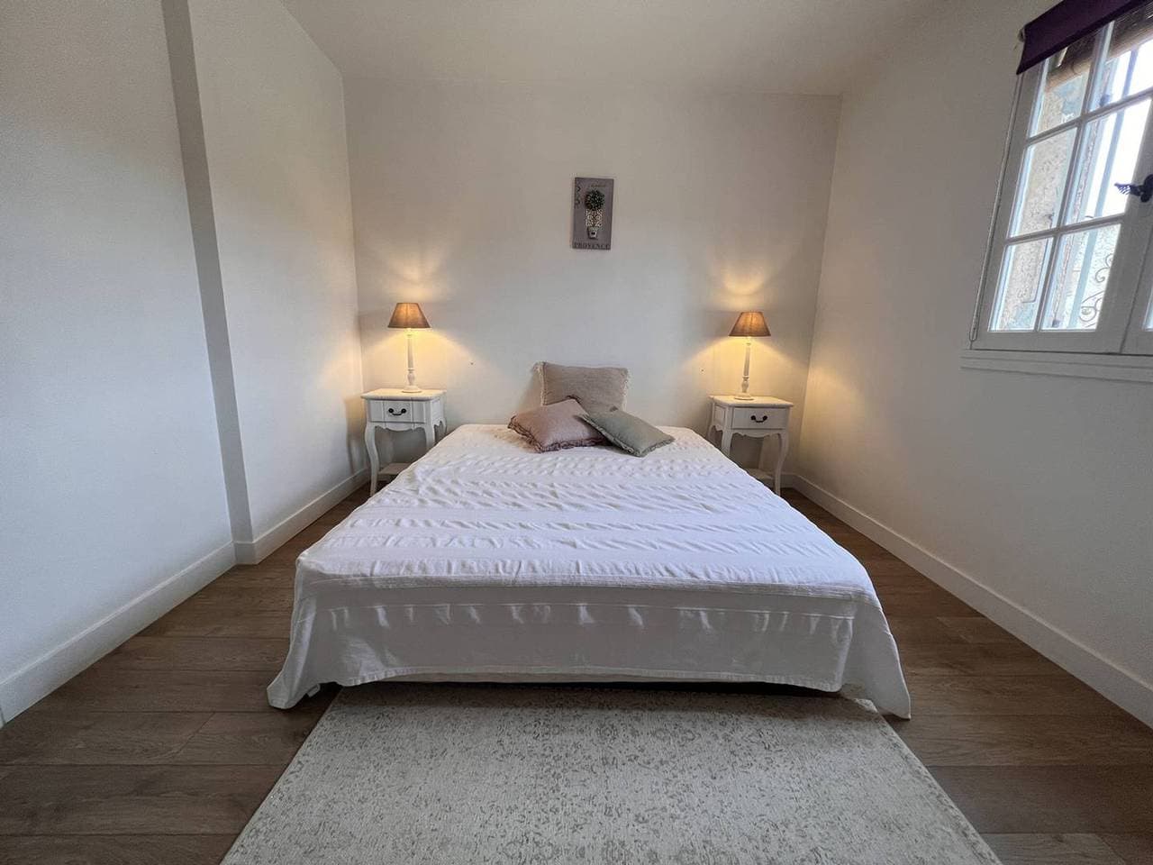 Foto 7 von 11: Sublim renovierte Wohnung, 4 Pers., 1.2 km vom Strand Gigaro, geräumige Terrasse, Elektrogrill