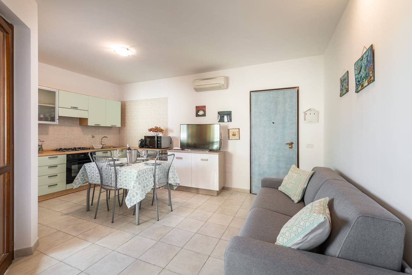 Foto 6 von 33: Ferienwohnung 'Isabel' mit Gemeinschaftspool, WLAN und Klimaanlage
