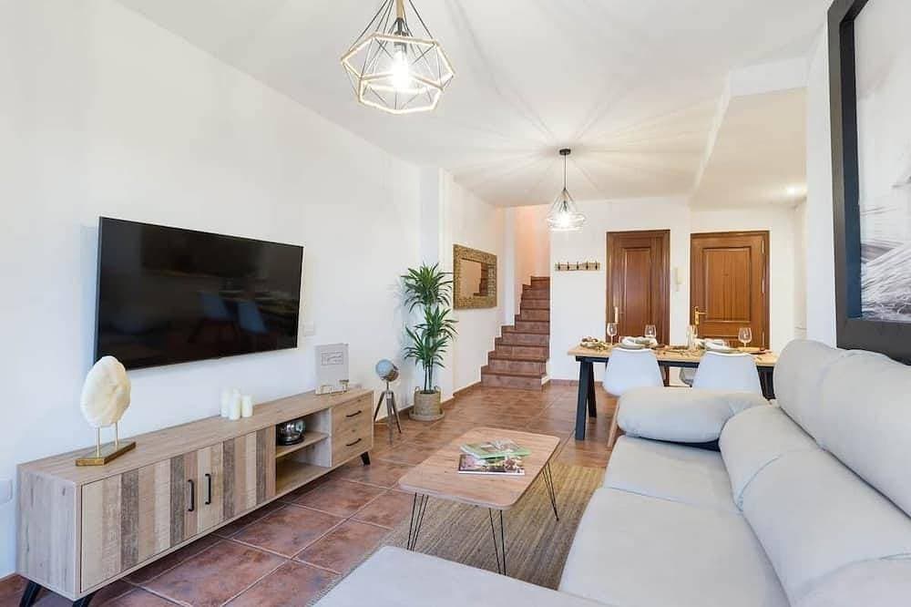 Giraud II - Secluded beachfront 1