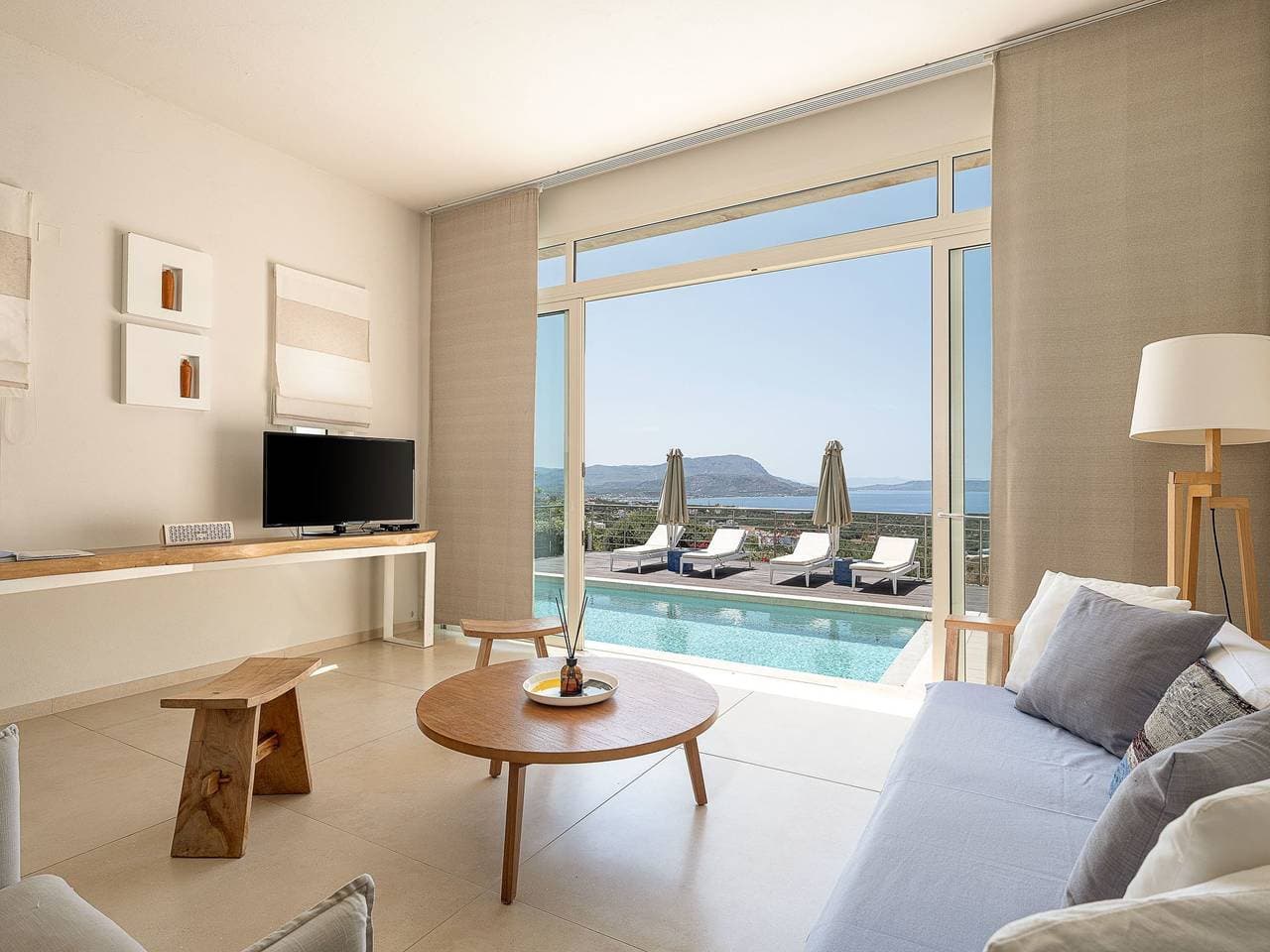 Foto 8 von 26: Adeste Seaview Villa II Free Heated Pool,900m sea