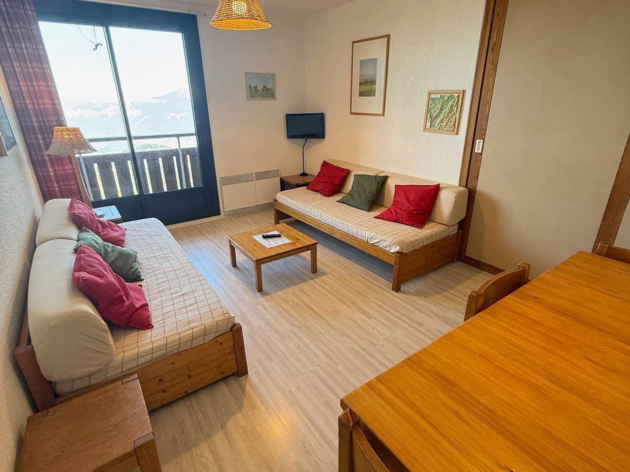 3-Zimmer-Wohnung an der Piste mit Balkon und Talblick 1