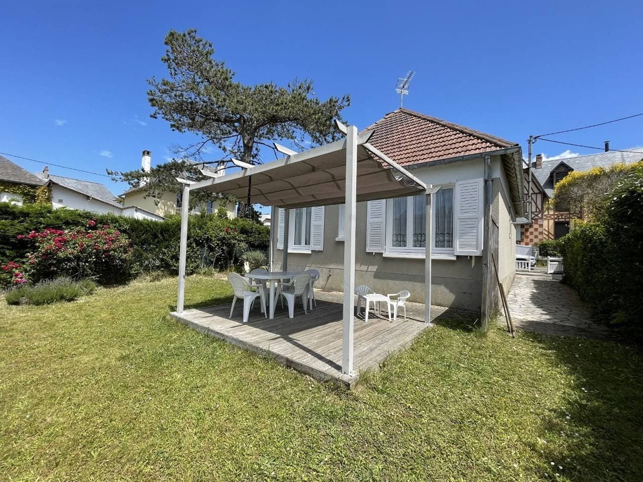 Gemütliches Ferienhaus mit Garten, 150m zum Strand, 2 Sz, Terrasse, nahe Jullouville Geschäfte 1