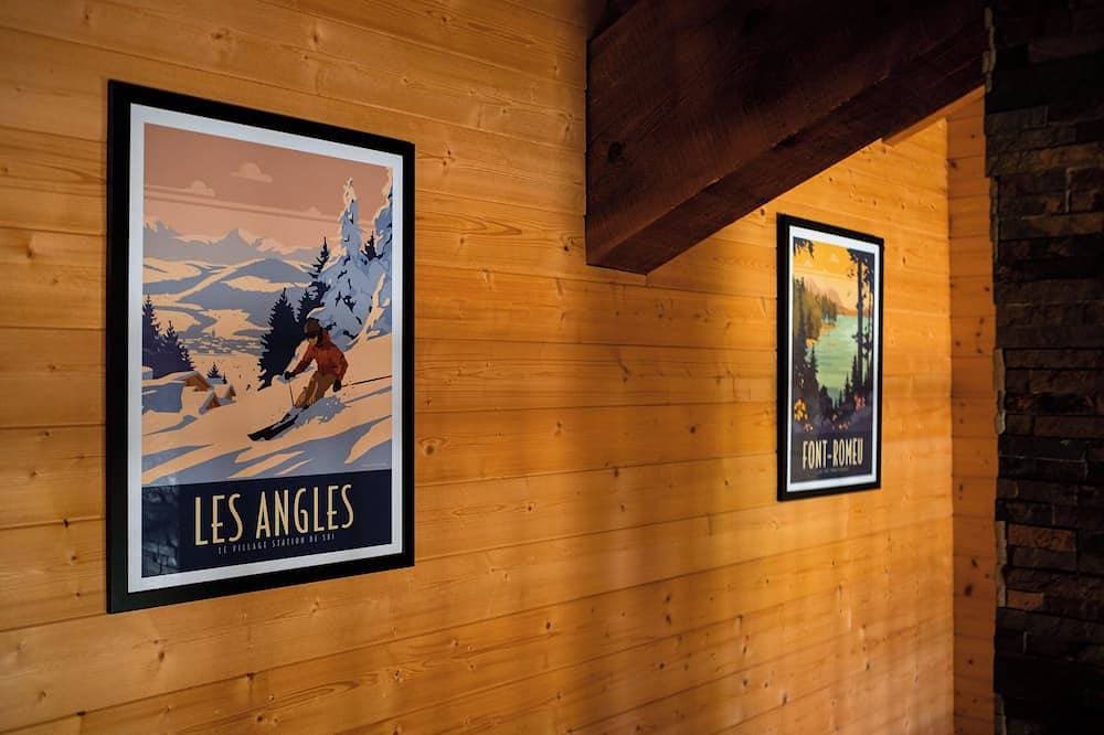 Foto 8 von 9: Chalet Le Paradis Perdu: Piscine intérieure, Jeux et activités