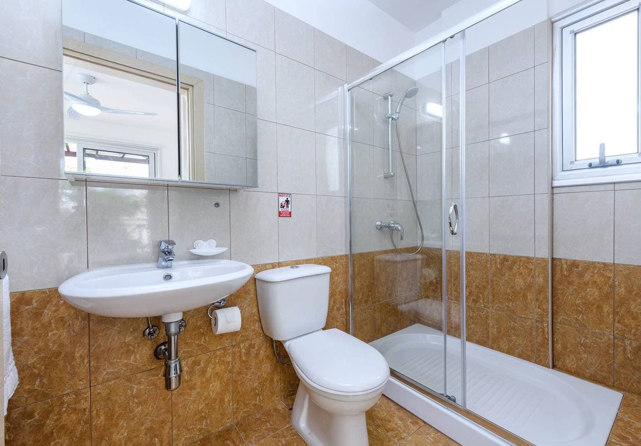 Foto 12 von 14: Villa Konnos Breeze: Private Pool / Sleeps 7