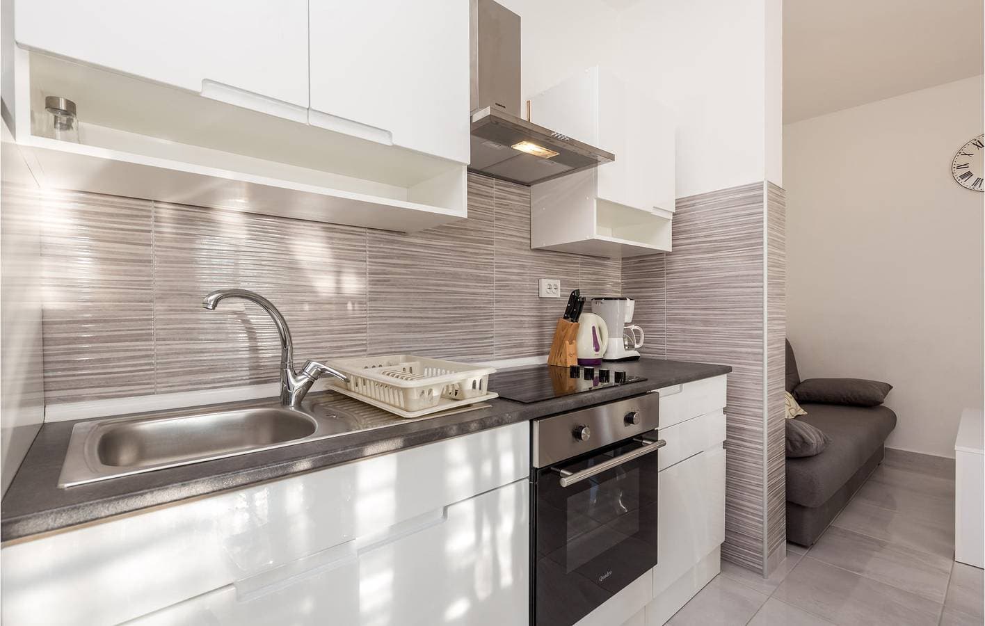 Foto 13 von 25: Gemütliche Ferienwohnung mit Meerblick, Terrasse, Parkplatz und WLAN in Supetarska Draga