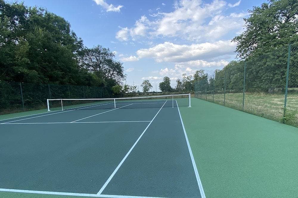 Foto 10 von 18: Rustikaler Bauernhof auf dem Land mit Tennisplatz und Swimmingpool