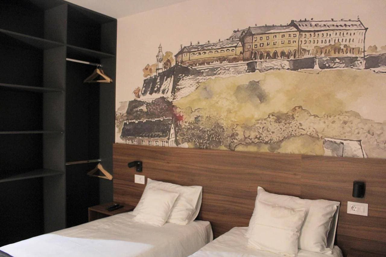 Foto 8 von 11: Standard Twin Room with Free Parking