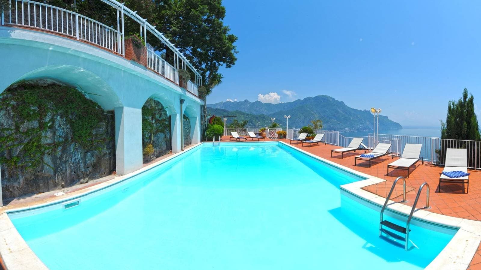 Foto 2 von 57: Villa für 8 Personen mit Pool