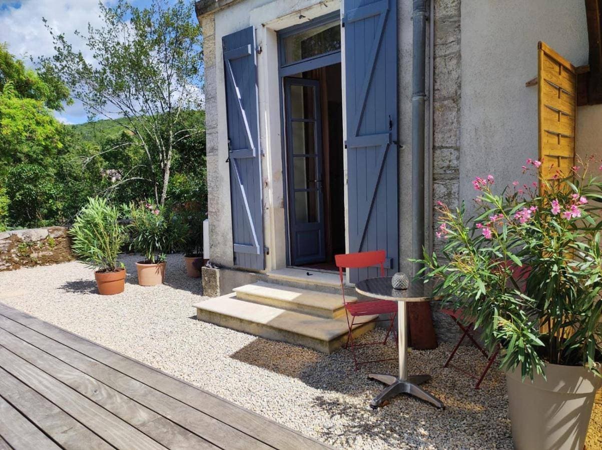 Foto 3 von 34: Studio with pool view (2 people) + 1 double room (for 3 or 4 people)