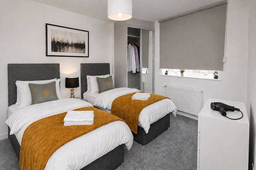 Foto 3 von 24: Staines ·Parking · 2 Bed · 2 Bath · Sleeps 5 · Lhr
