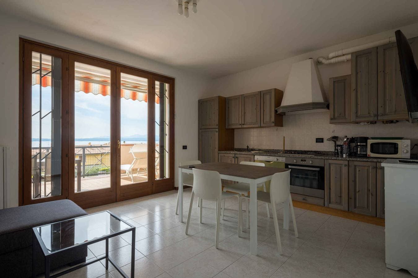 Foto 6 von 20: Ferienwohnung mit Blick auf See