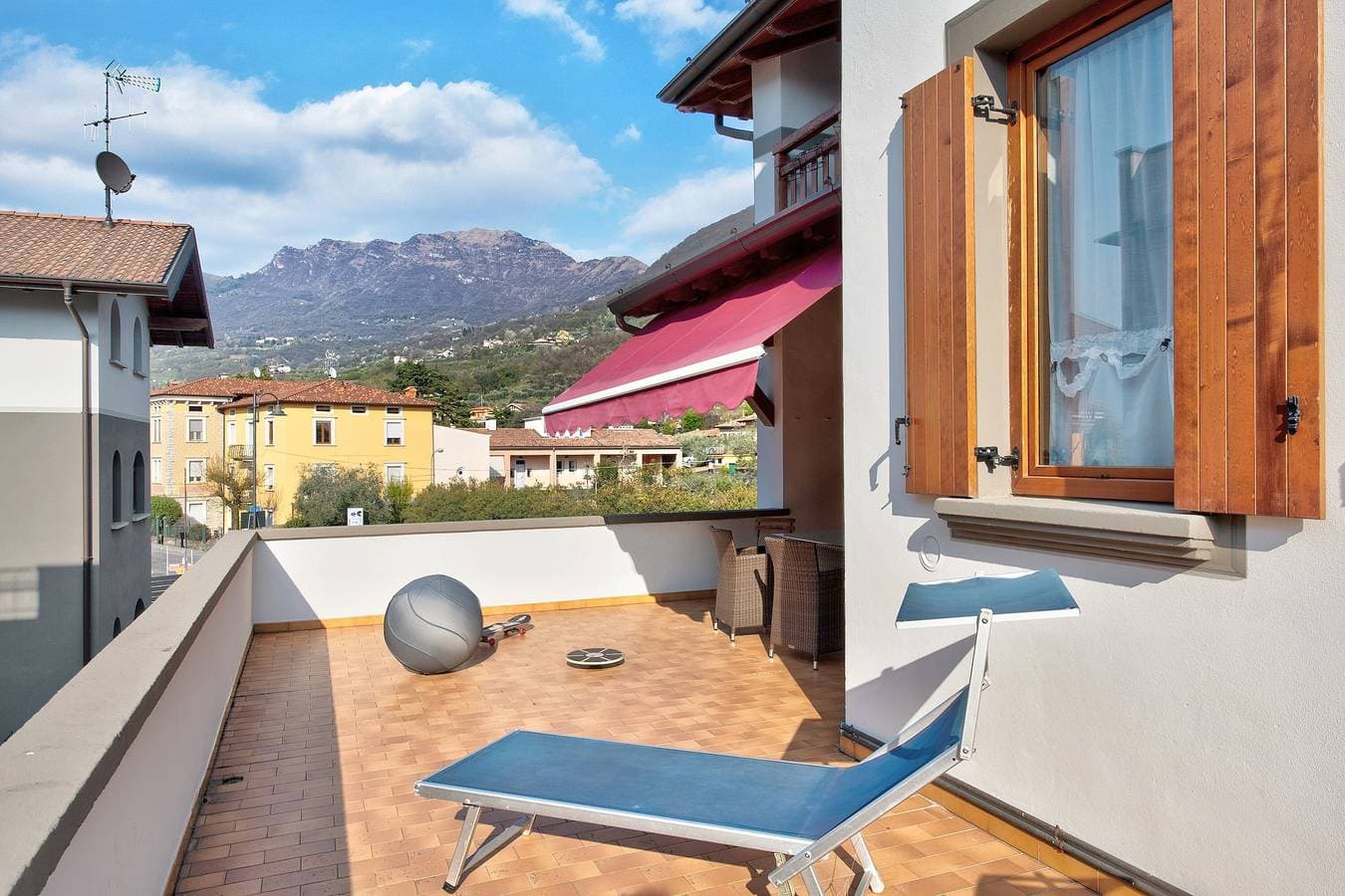 Foto 3 von 29: Ferienhaus 'Wakesurfhouse 2' mit Seeblick, privater Terrasse und WLAN